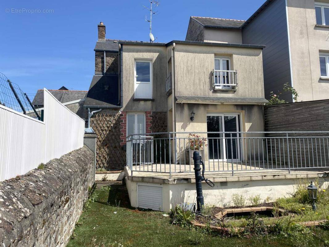 Maison à FOUGERES