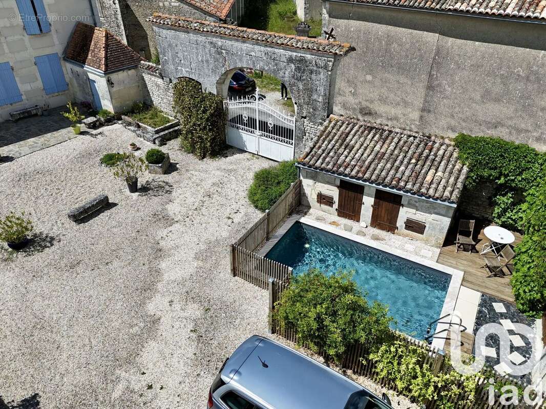 Maison 240 m² à Bignac  - photo 3