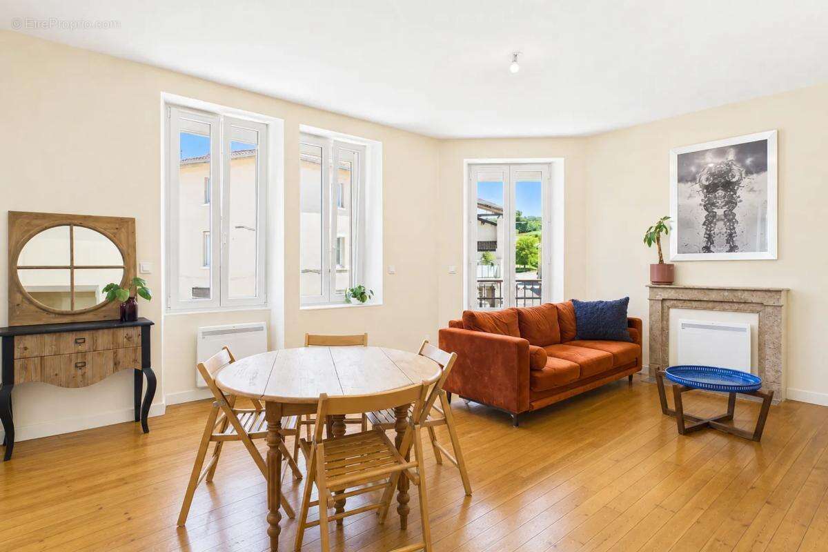 Appartement à MOIDIEU-DETOURBE