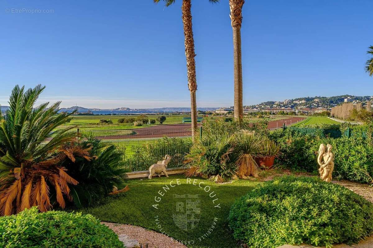 Appartement à MARSEILLE-8E