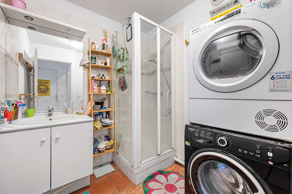 Appartement à COURBEVOIE