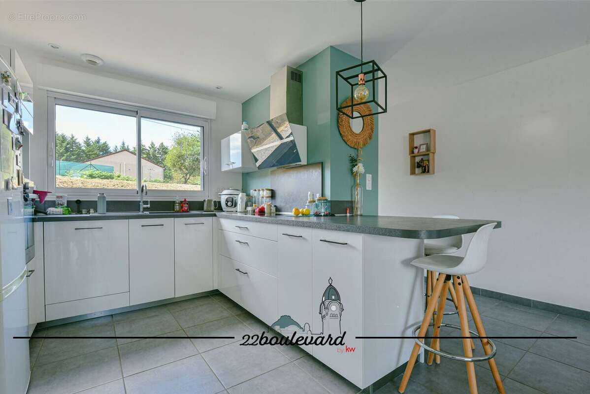 Maison à COMPREIGNAC