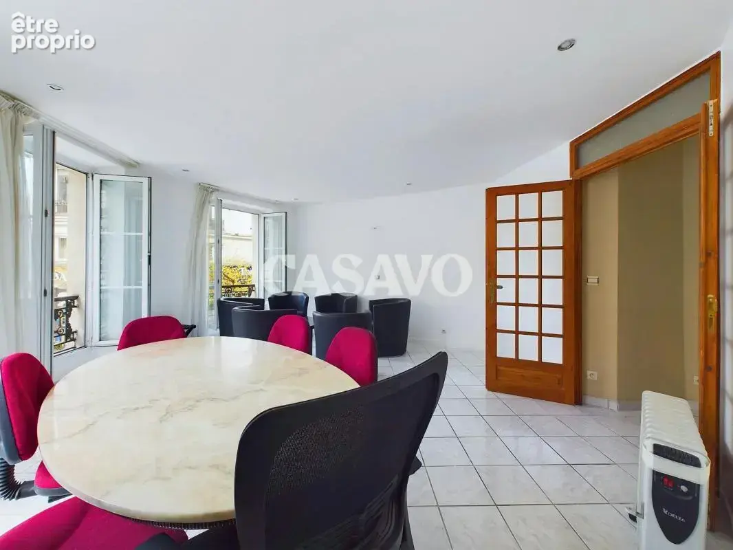 Vente Appartement 2 pièces de 56m² - 75018 Paris - photo 7