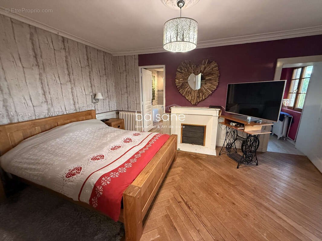 Maison à SAINT-OUEN-DE-THOUBERVILLE