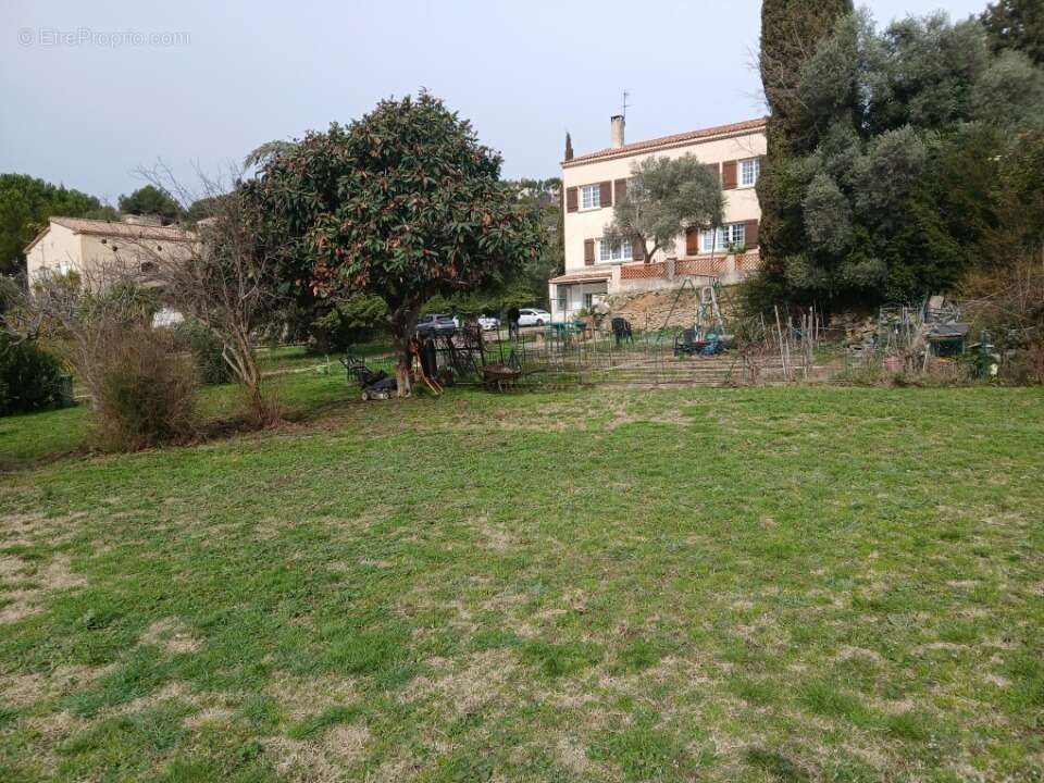 Terrain à MARSEILLE-13E
