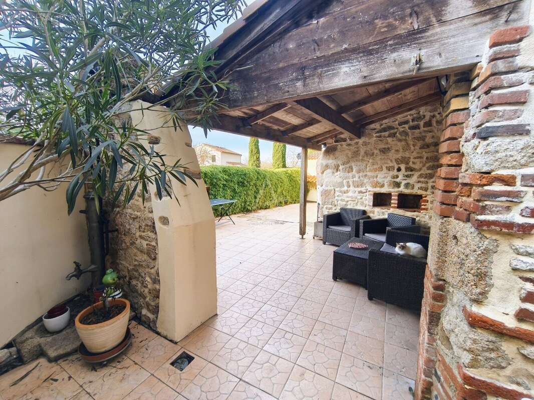 Maison à MAULEON