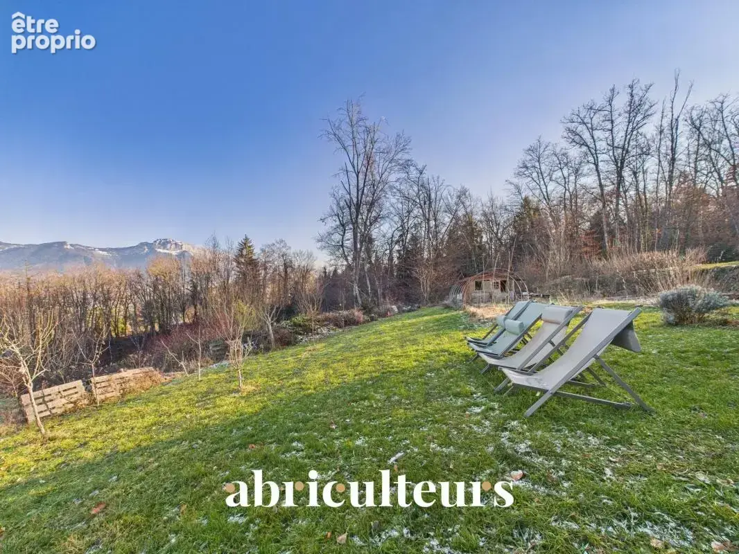 Propriété de caractère rénové et dans un environnement verdoyant en vente à  Charvonnex Annecy (74370) - photo 21