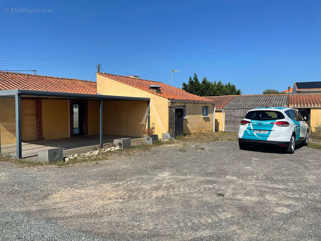 Local commercial Bretignolles Sur Mer 195 m2 - photo 2