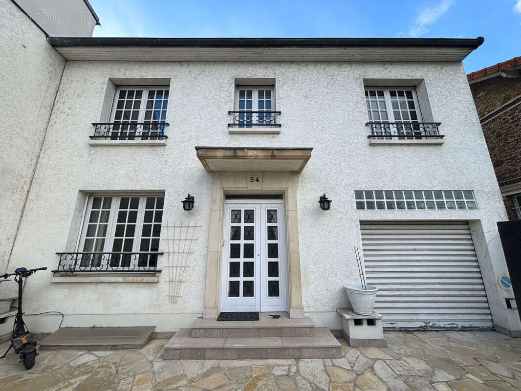 Maison à SAINT-MAUR-DES-FOSSES