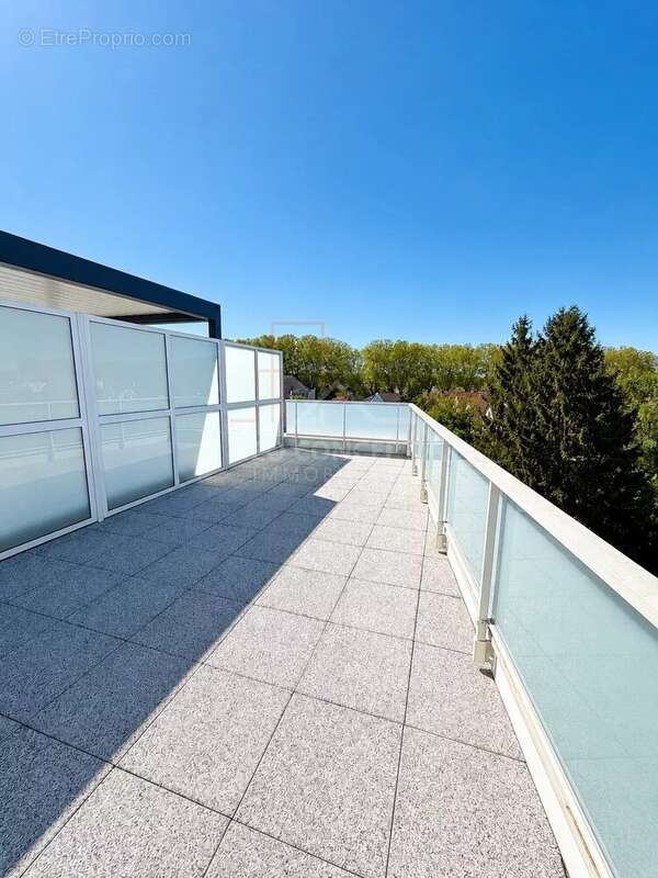 ILLKIRCH-GRAFFENSTADEN  Appartement 3 pièces en attique  67 m²  Deux terrasses - photo 10