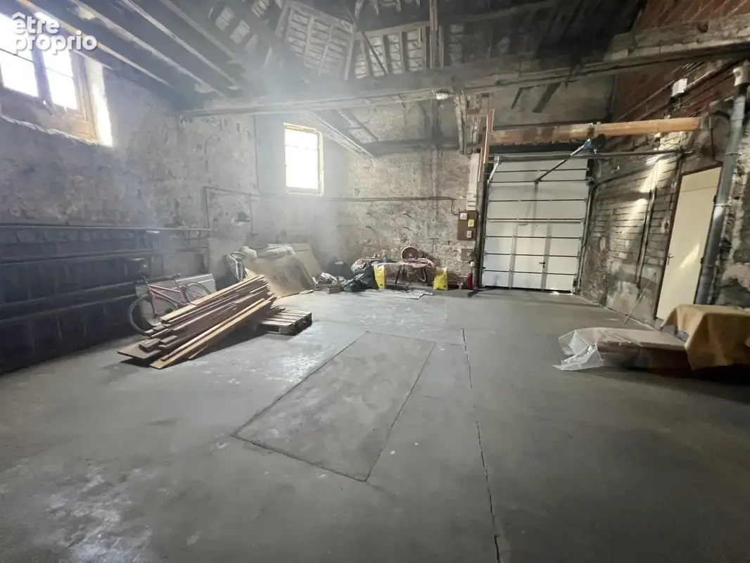 Maison de ville avec cour et dépendances - photo 15