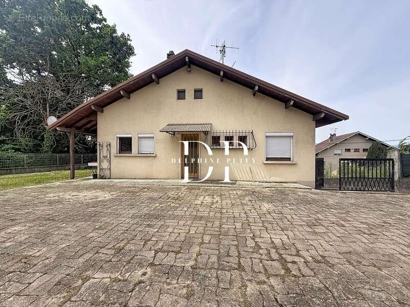 Maison à VETRAZ-MONTHOUX