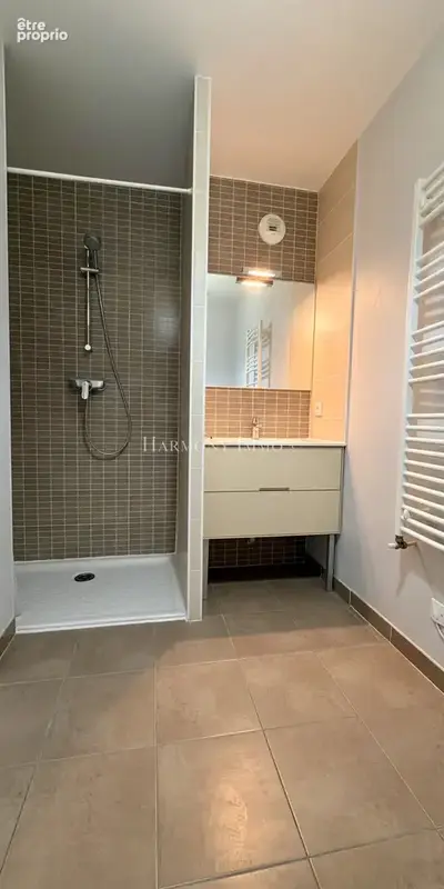 En exclusivité, T2 avec terrasse, parking, cave et local deux roues sécurisé - photo 11