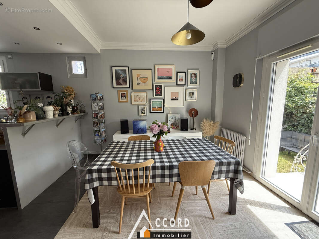 Maison à SARTROUVILLE