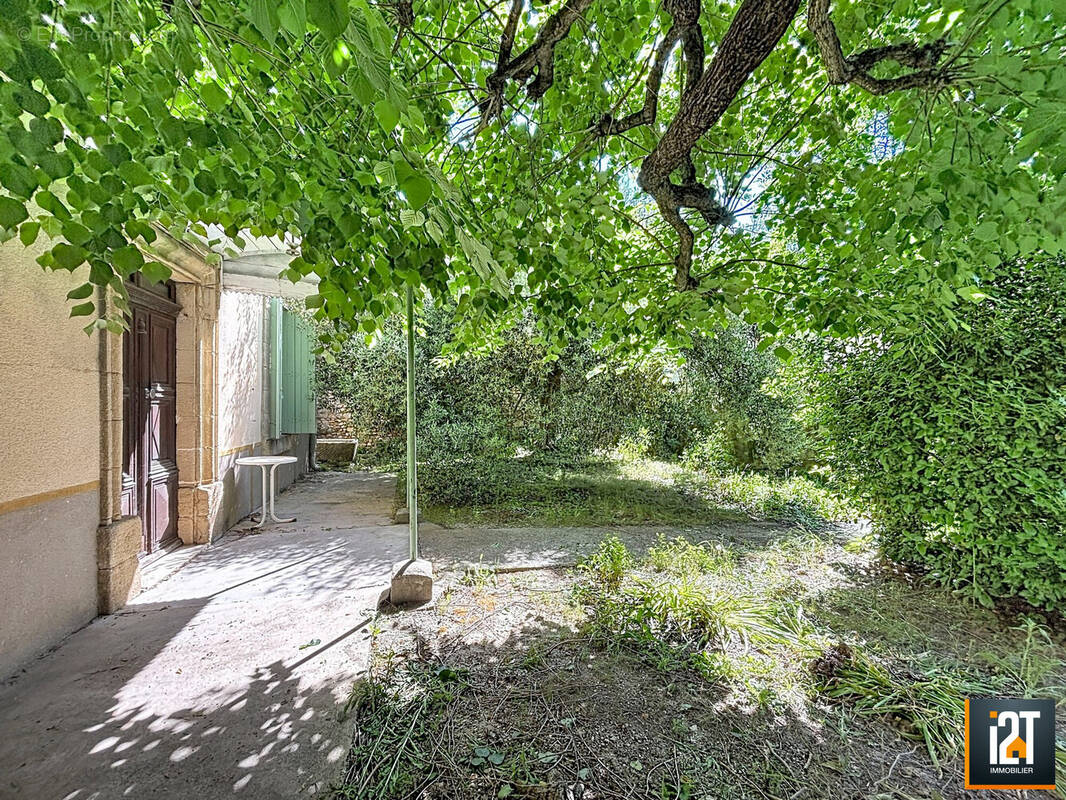 Maison à LA CALMETTE