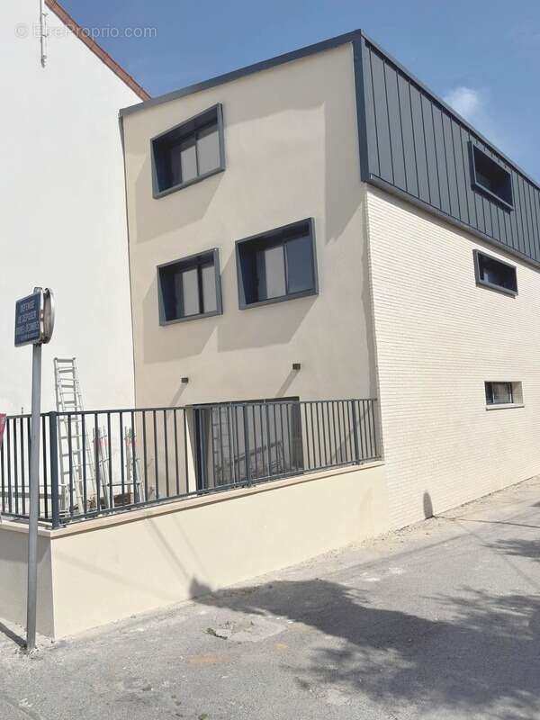 Maison construction 2026 de 6 pièces 149m2 avec jardin et parking  842 500€ BAGNOLET - photo 3