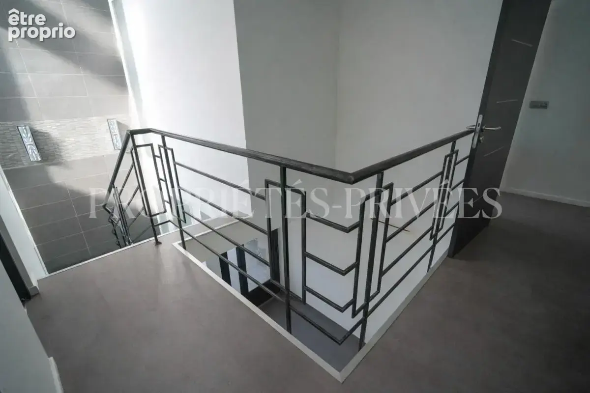 Maison contemporaine écologique avec salle de cinéma haut de gamme - photo 17