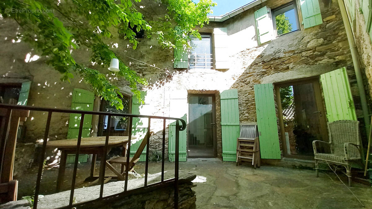 Maison à COLOMBIERES-SUR-ORB