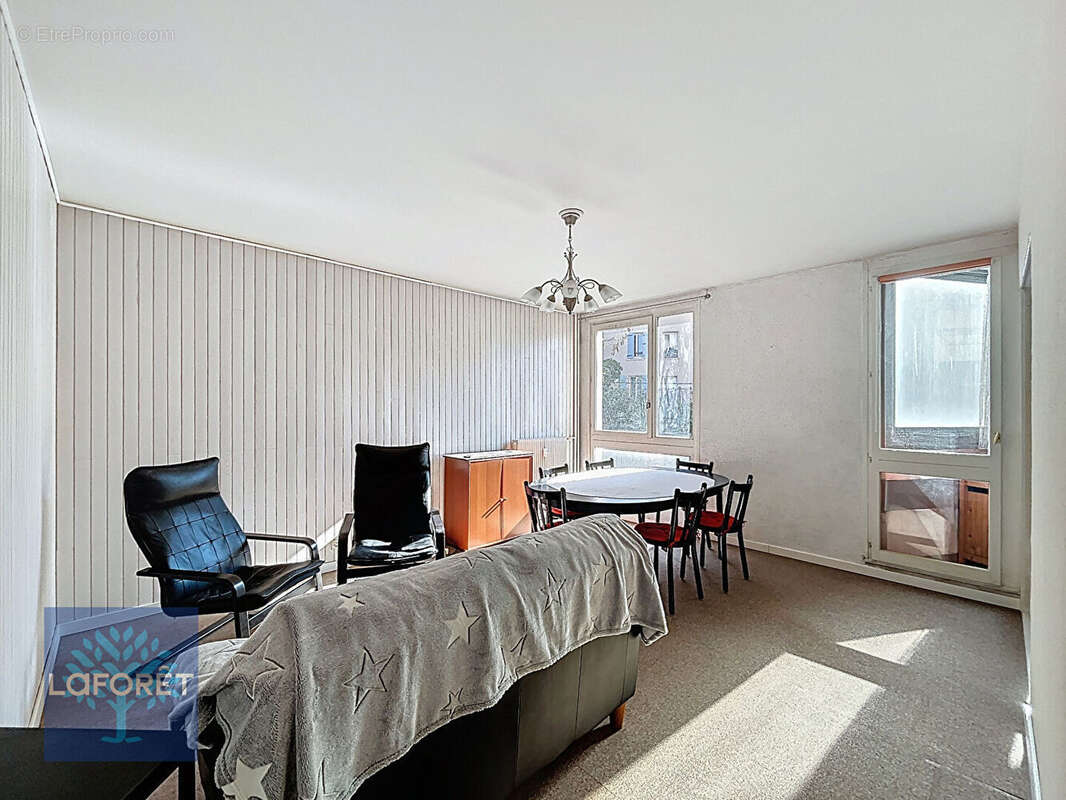 Appartement à CORBEIL-ESSONNES