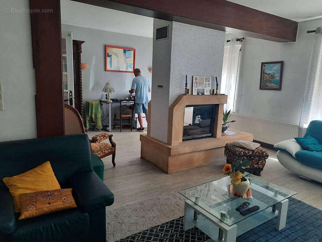 Appartement à MENESPLET