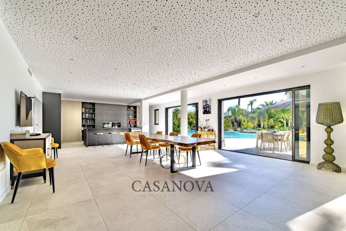 Maison à SAINT-BRES