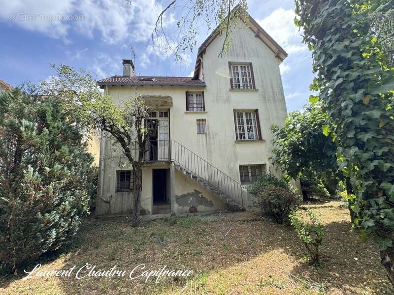 Maison de caractère avec jardin et garage - photo 5