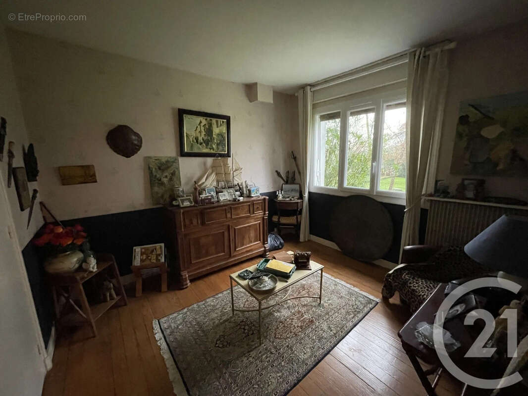 Maison à COUTRAS