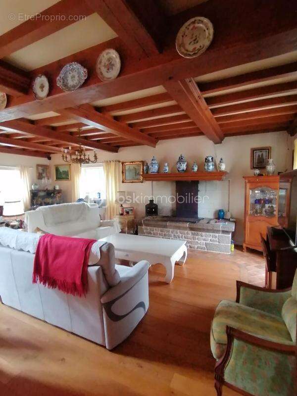 Maison à SAINT-SAUVEUR-LA-POMMERAYE