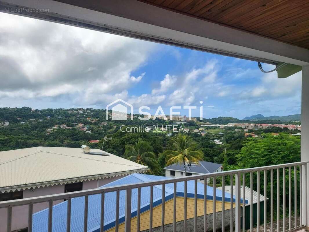 Photo 2 - Appartement à RIVIERE-SALEE