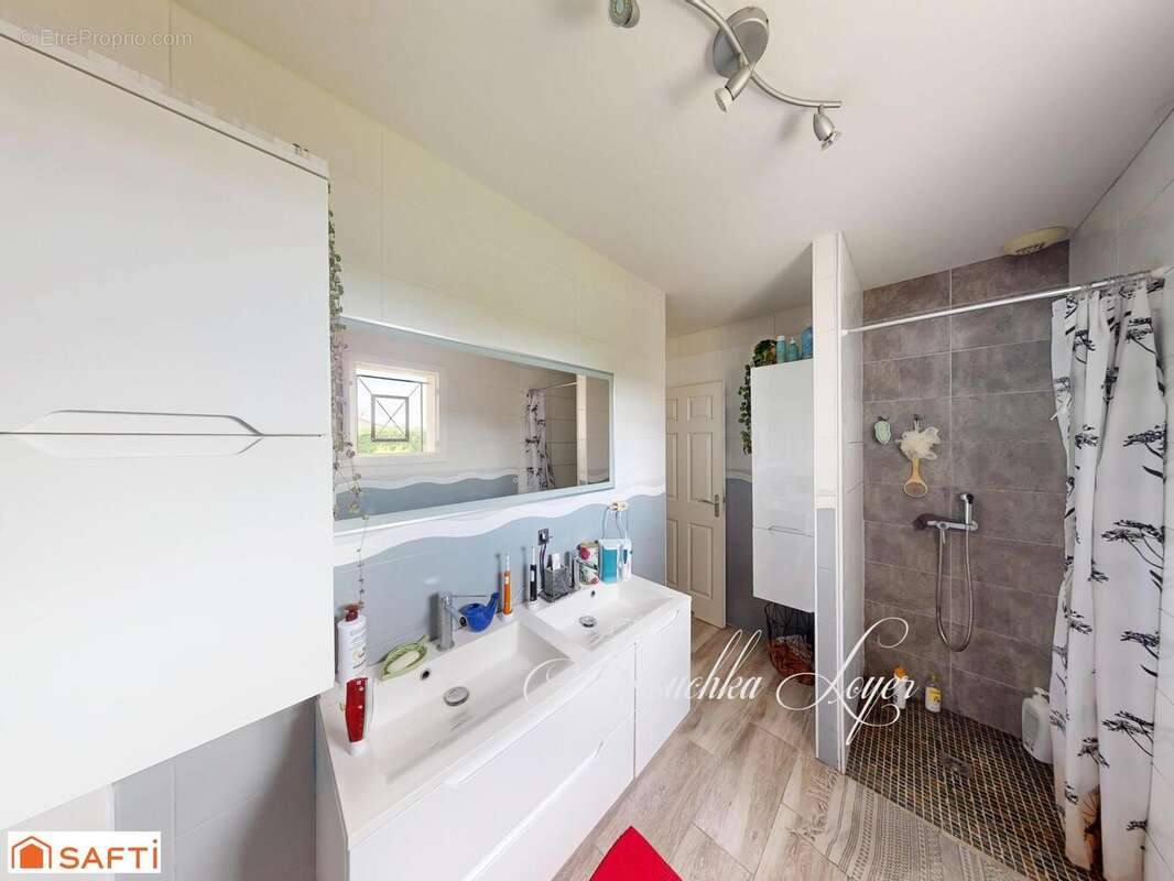 Maison 218 m² à Toulenne  - photo 8