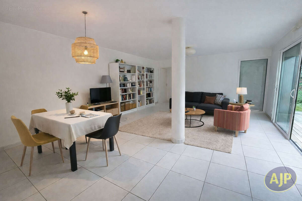 Maison à LA CHAPELLE-SUR-ERDRE