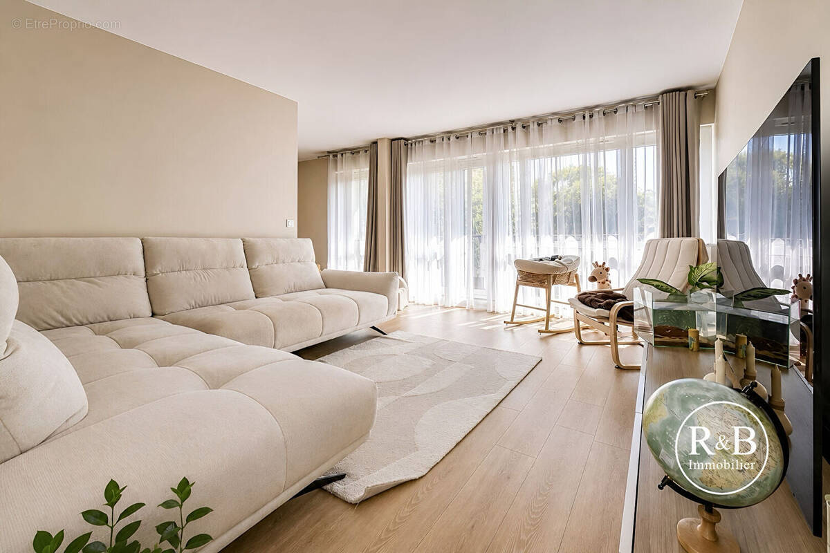 Appartement à LES CLAYES-SOUS-BOIS