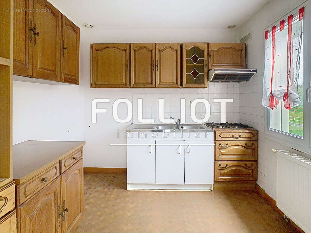 Maison à LE MESNIL-ROUXELIN