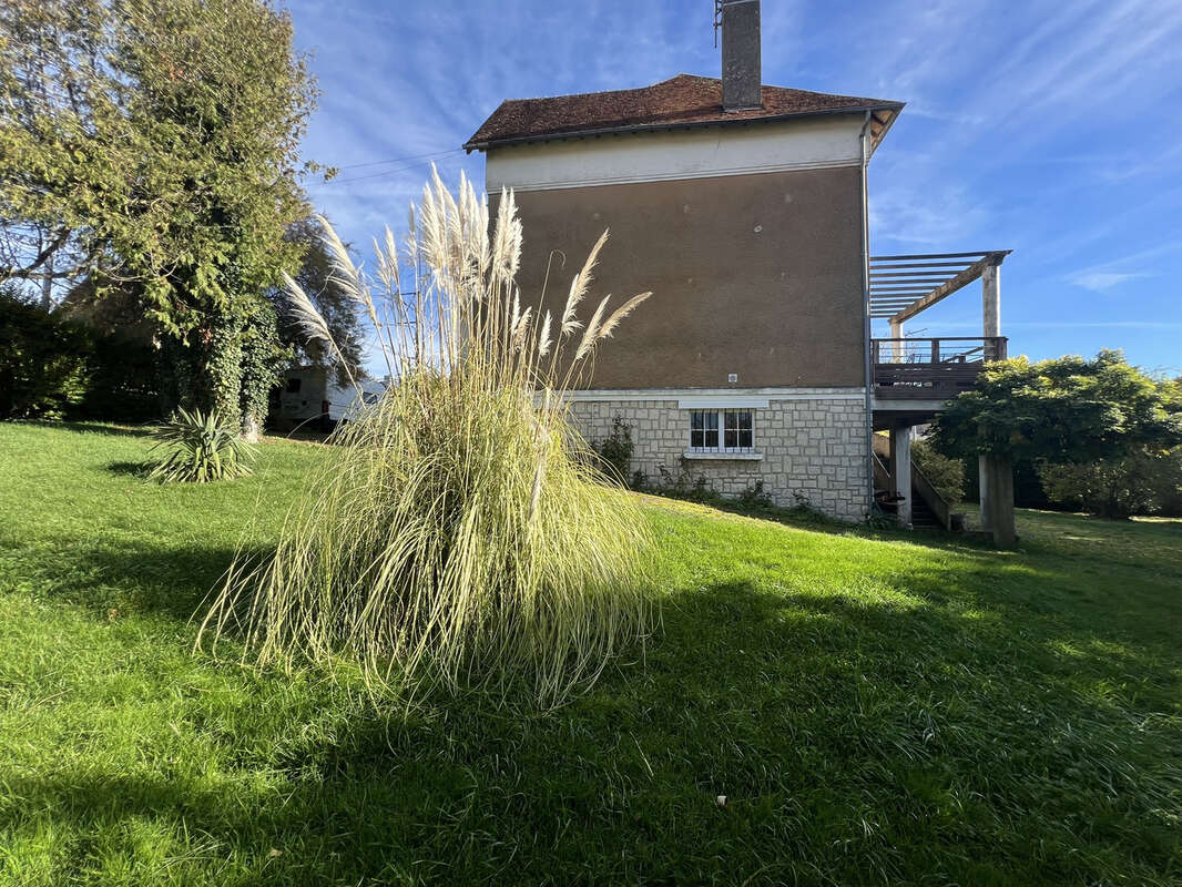 Maison à SAINT-SATUR