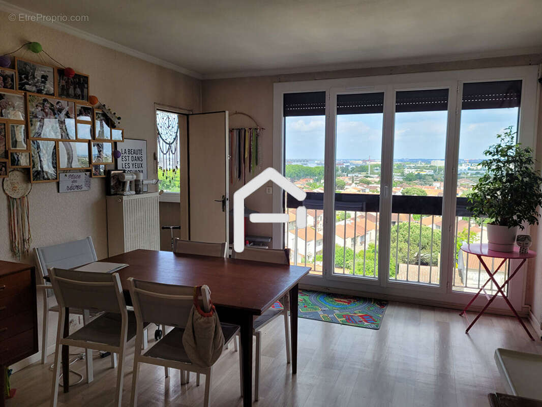 Appartement à COLOMIERS
