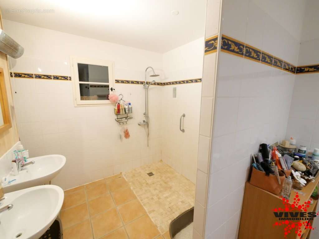 Ensemble immobilier de 2 maisons sur 3235 m2 de terrain - photo 22