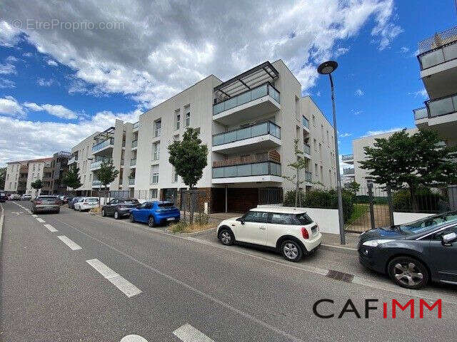 Appartement à MEYZIEU