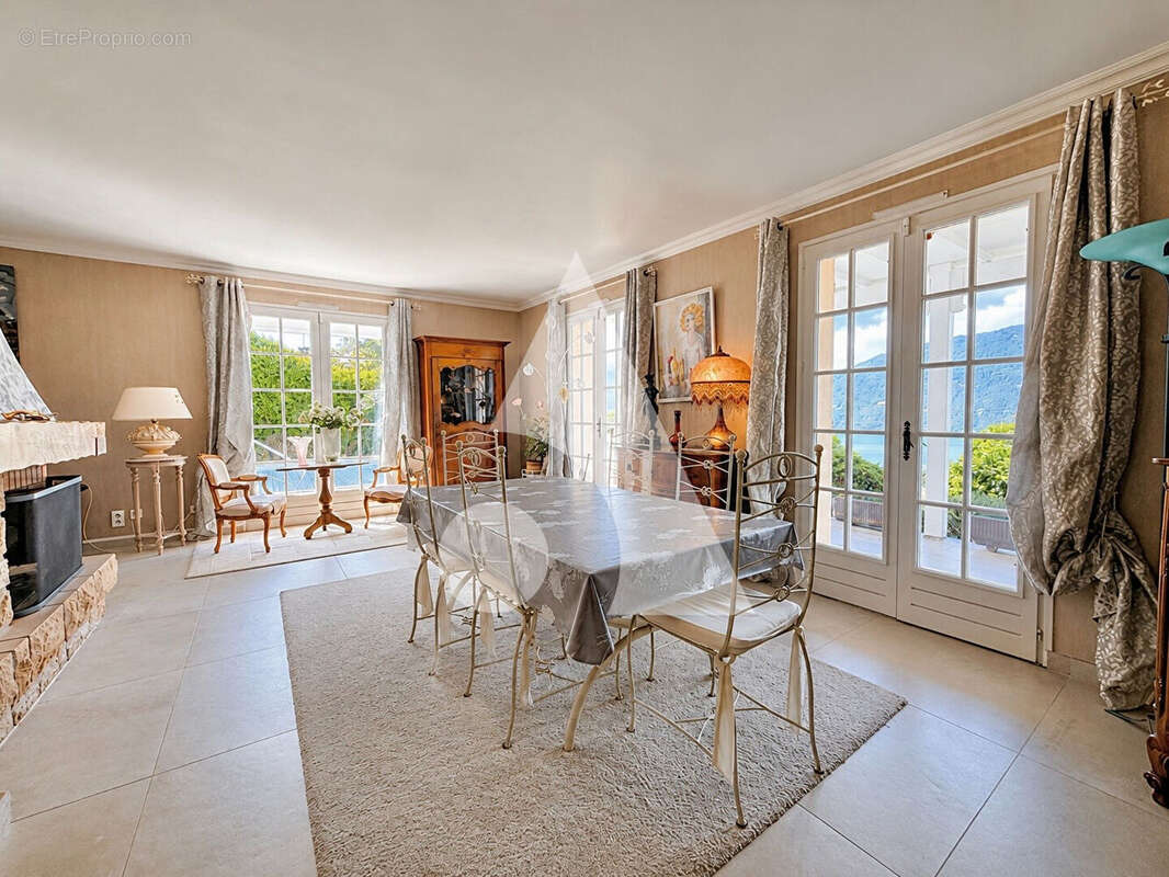 Maison à BRISON-SAINT-INNOCENT
