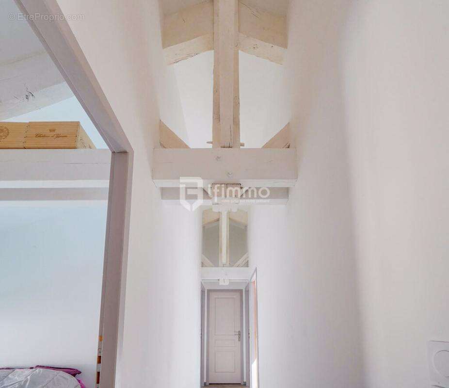 Maison en pierre de 340m² + dépendance 605 00€ FAI - photo 15