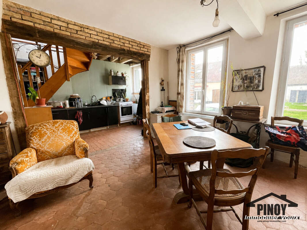 Maison ancienne avec jardin de 431 m2   Une belle opportunité aux portes de Villeneuve-la-Guyard - photo 3