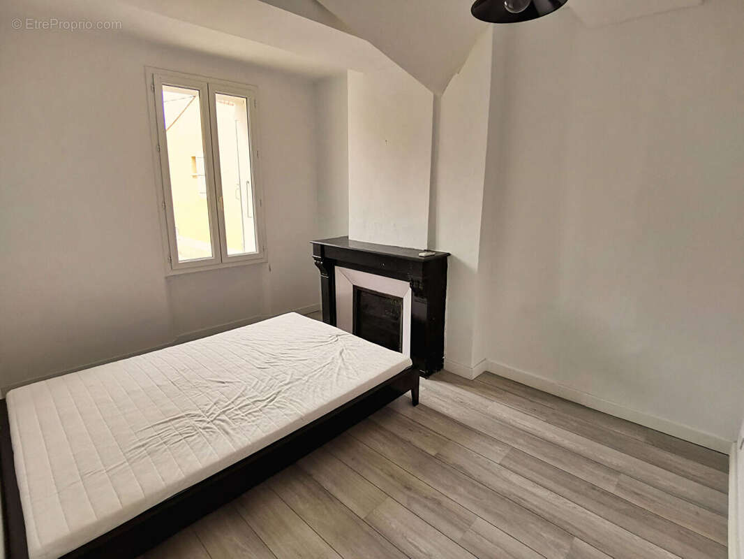 Maison à SAINT-LAURENT-DE-LA-SALANQUE