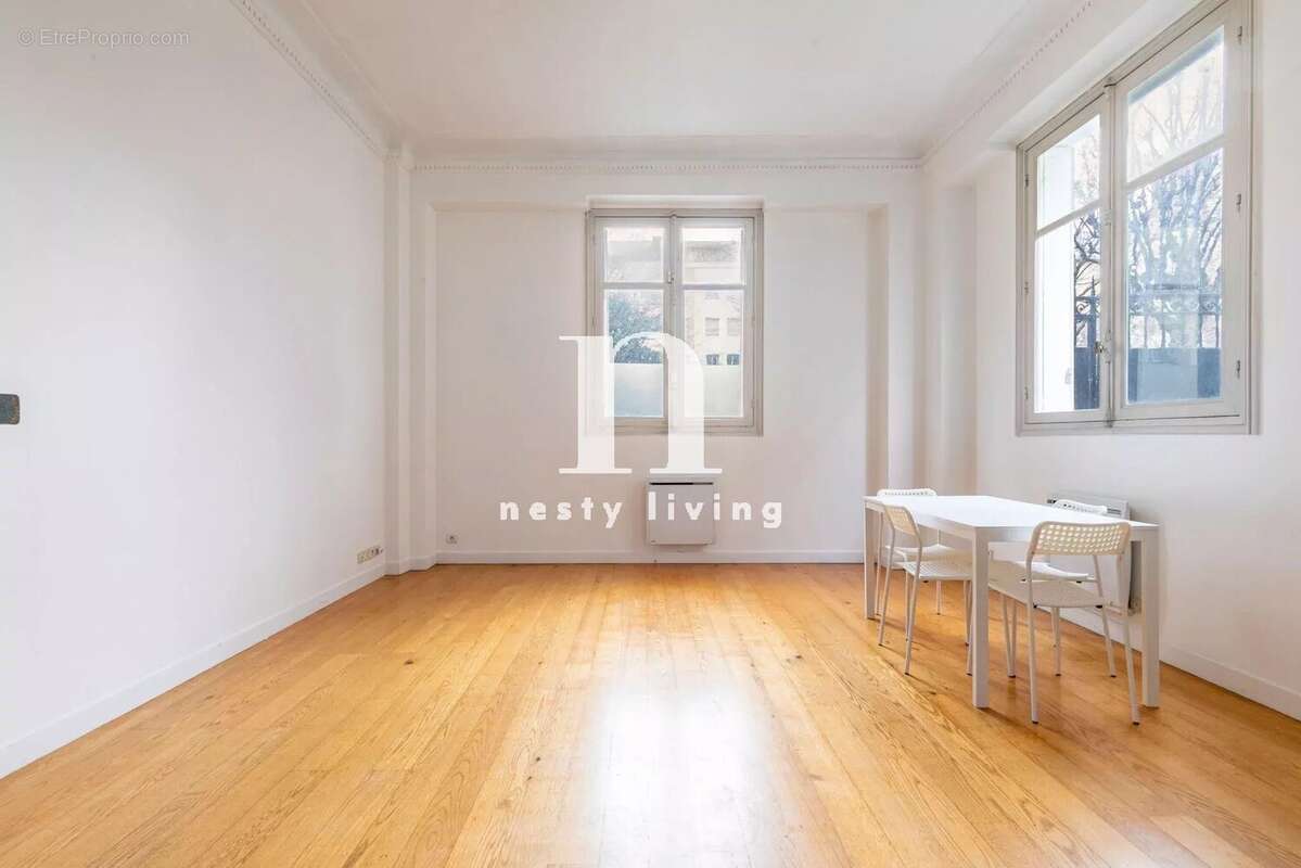 Appartement à NEUILLY-SUR-SEINE