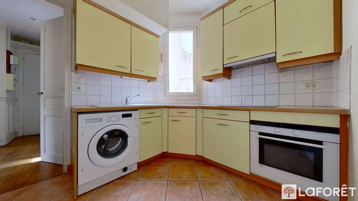 Appartement à PARIS-18E
