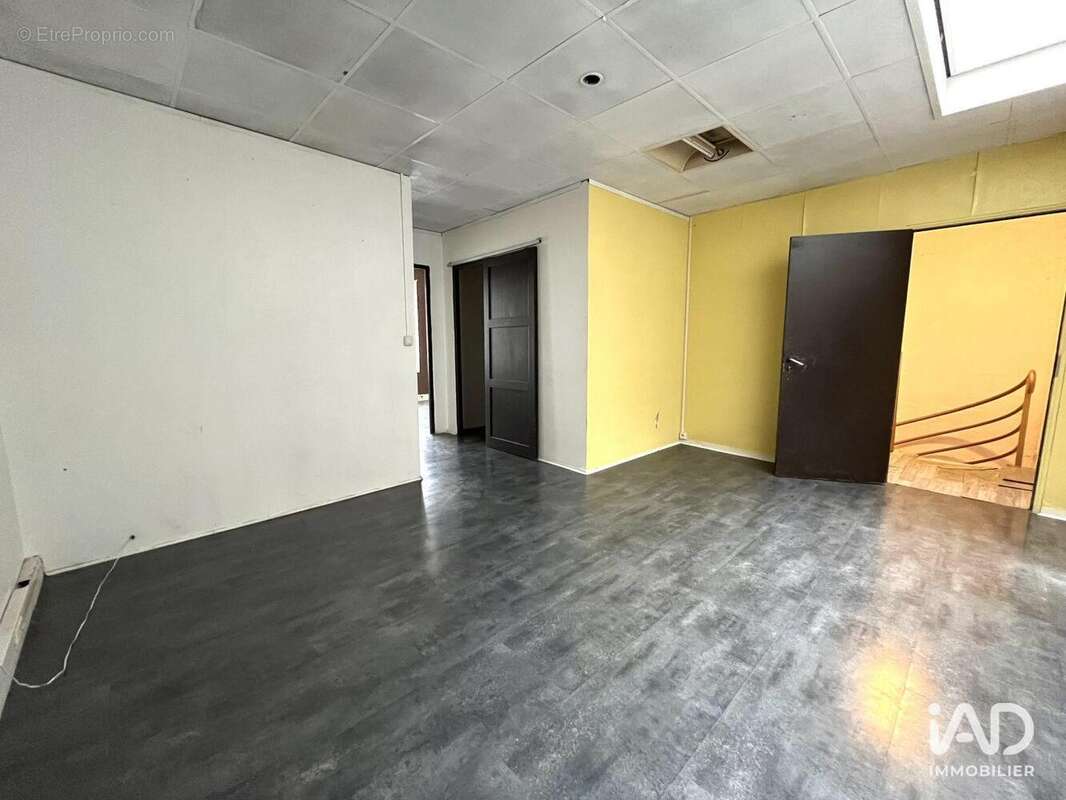 Photo 8 - Commerce à CLAYE-SOUILLY