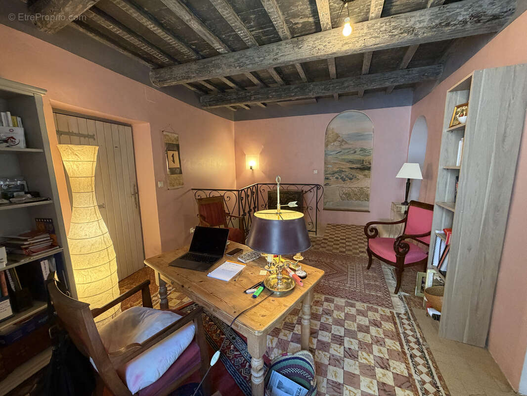 Maison à SAINT-QUENTIN-LA-POTERIE