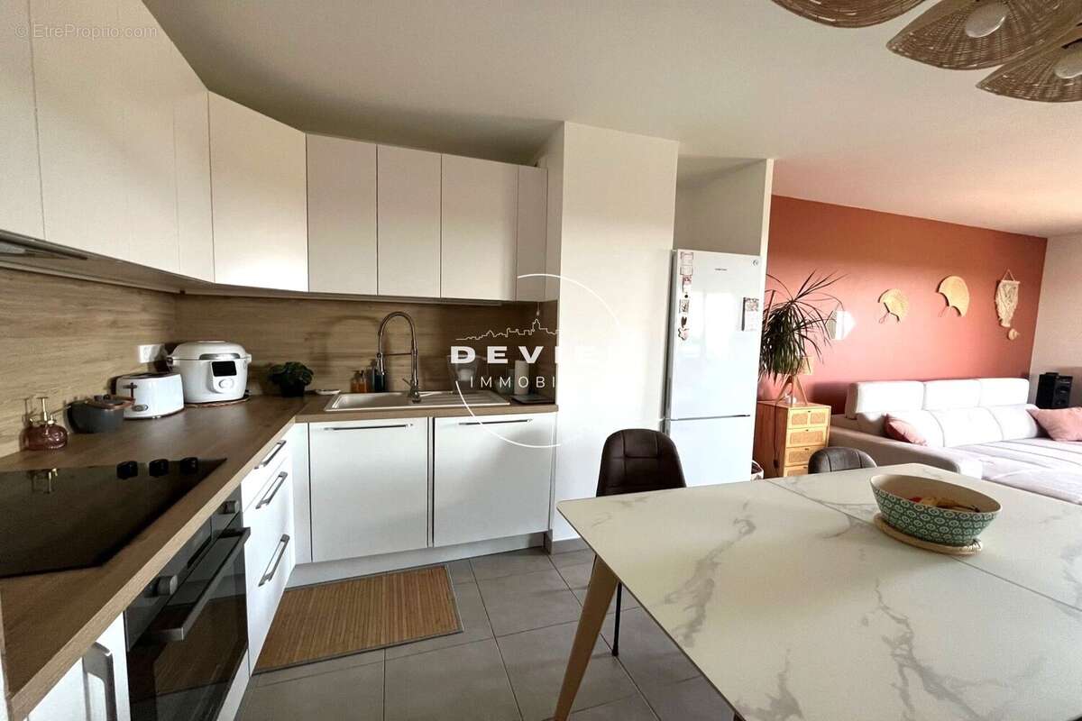 Appartement à SAINT-BRES
