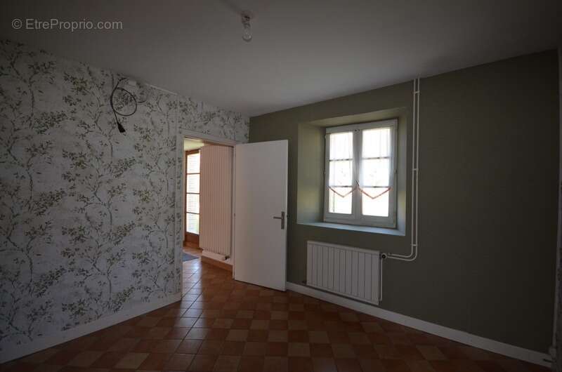 Maison à MONTMIRAIL