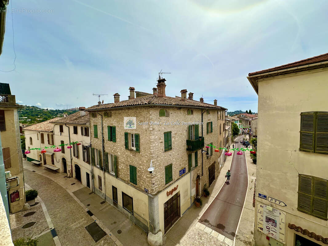 Appartement à LA COLLE-SUR-LOUP