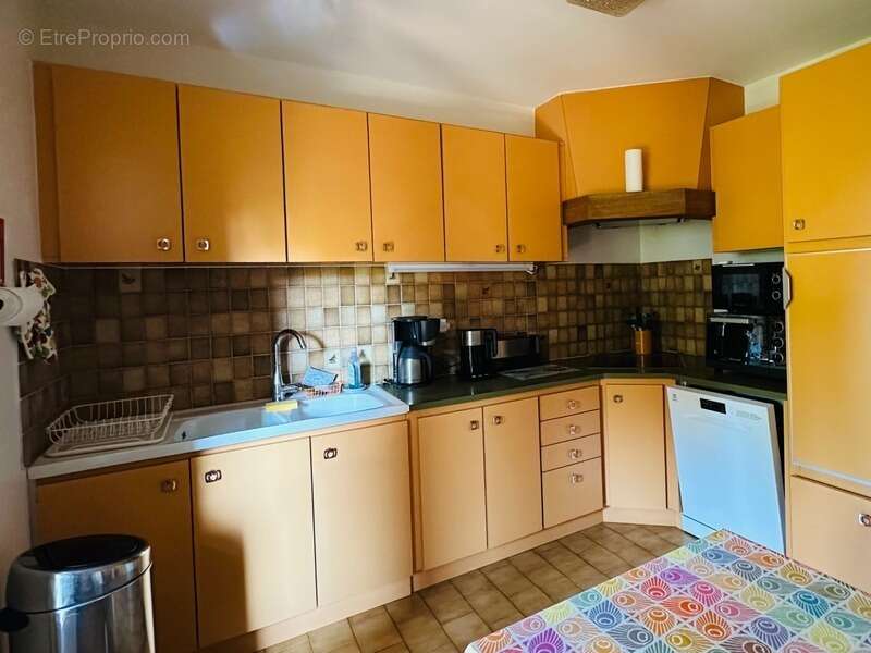 Appartement à GREOUX-LES-BAINS