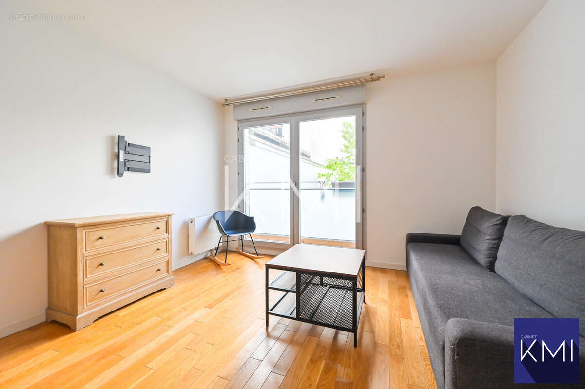 Appartement à PARIS-10E